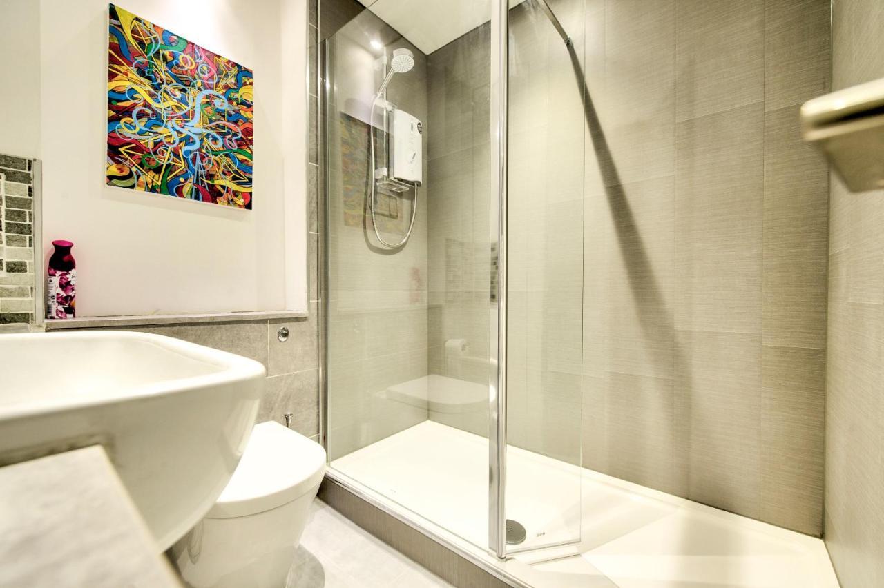 Apartment Spacious 4br Centre W/ Free Parking