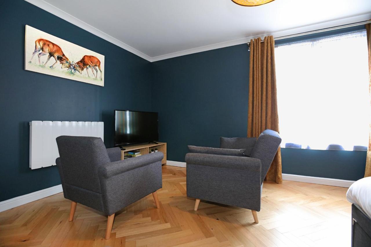 Apartment Spacious 4br Centre W/ Free Parking *